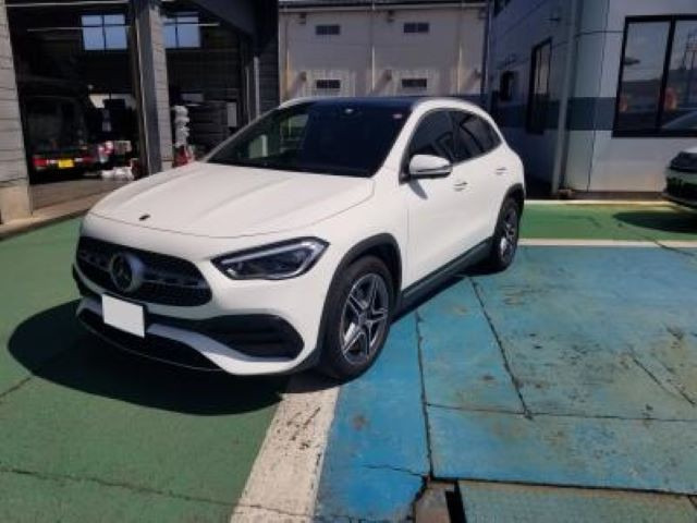 GLAクラス GLA200d 4マチック AMGラインパッケージ 4WD 