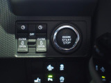 運転席右側のスイッチパネル。左右のパワースライドドアは運転席のスイッチでも開閉操作ができ便利です。
