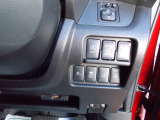 自動(被害軽減)ブレーキのスイッチやオートスライドドアスイッチ、横滑り防止スイッチついてます。