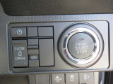 スマートキーなので鍵をカバンやポケットに入れたままでもドアの開閉やエンジンスタートが可能です!