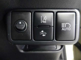 【先進ライト・車線逸脱警報・衝突回避被害軽減スイッチ】予防安全装備つきで、安全なドライブをサポートします! スイッチでON/OFF切替えできるので、必要に応じて切替えてください。