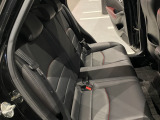 後席のシートバックを6:4の比率で分割して倒せるため、積み込む荷物に応じたラゲッジスペースを確保できます。