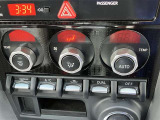 ★オートエアコン★お好みの温度に設定すれば、自動でその温度に調整してくれ、温度を維持してくれます。快適なドライブをするための重要な条件です。