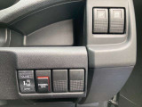 助手席側のリアドアは電動スライドドアとなっており、車内やキーレスからもリモコンでオープン/クローズが可能です。