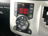 【左右独立型フルオートエアコン】運転席と助手席でそれぞれお好みの温度に設定可能。同乗者にも配慮した、最適な空調をお届け致します。