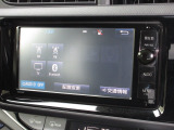 ナビゲーションはトヨタ純正SDナビ(NSZN-W64T)を装着しております。AM、FM、CD、DVD再生、Bluetooth、音楽録音再生、フルセグTVがご使用いただけます。