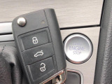 ●スマートエントリー:鍵を持っているだけで、ドアロック解除・施錠からエンジンスタートまで操作できる便利な機能です!