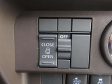 片側電動スライドドアのスイッチ付です。車内からもスイッチひとつで楽にドアの開閉が可能です。