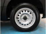 【タイヤ・ホイール】タイヤサイズ155/80R14の純正ホイールです。タイヤ溝は約5mmになります。