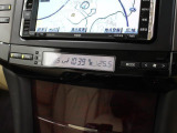 左右独立温度コントロールフルオートエアコン!運転席、助手席それぞれ独立して温度設定が可能です。