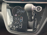 【オートエアコン】 設定温度は一定のまま、1年中、車内は快適空間♪快適温度♪