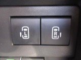 【両側電動スライドドア】後席両側電動スライドスライドドア!開閉はボタン1つで余計な力は要りません。開口部が広いので乗り降りもラクラクですよ♪