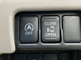 アイドリングストップOFFスイッチと左側オートスライドドアです。外からワンタッチで自動開閉し、運転席からでもワンタッチで開閉できます。