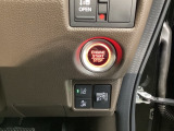 Hondaセンシング用の、VSA(ABS+TCS+横滑り抑制)解除とレーンキープアシストシステムのメインスイッチなどはハンドルの右側に装備しています。