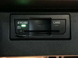 ETC2.0車載器はグローブボックス内に設置されています。