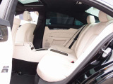 全国でも台数の少ないCLS550カスタム車両の入庫。一番人気のオブシディアンブラック外装色に白革シートで高級感溢れる室内。レーダーセーフティPKG、360℃カメラ、SD地デジナビなど充実装備の一台