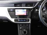 フルセグTV視聴可能な純正T-Connectナビゲーション。Bluetoothオーディオ&ハンズフリー通話にも対応しています。後方の視界をカバーするバックカメラも付いていますのでバック駐車もラクラク♪
