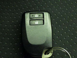 鍵がポケットの中でもドア開閉・エンジンスタートが可能な便利なスマートキーです!