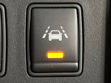 【インテリジェントLI】走行中の車線からはみ出しそうな時、警告音と共にステアリングとブレーキを制御し、車線内を走行する様にアシスト。より安全な運転をサポートしてくれます!