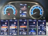 アドバンスドドライブアシストディスプレイ(4.2インチカラー)には運転をサポートする情報を表示。■(Eブレーキ、車線逸脱警報&防止支援)タイヤアングルガイド。■ソナーの音量調整も可能です。