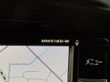 日産純正ナビゲーションMM518D-Wが付いています。