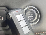 【オペレーションキー】カバンやポケットに入れたままでもドアの施錠・解錠が可能なスマートキーを装備。エンジンのオン・オフ時もカギを取り出す必要が無いからとっても便利です♪