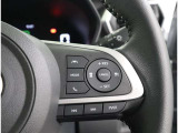 ハンドルのボタン操作でオーディオ等がコントロール出来ますので、利便性だけでなく事故防止にも繋がりますよ!