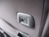 運転席・助手席シートバックには、USB外部入力端子がついています。