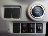 プッシュボタンで楽々エンジンスタート。 ヘッドライトレベリング機能付き。ヘッドライトの角度を調整する事が出来るので便利です。