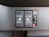 両側パワースライドドアとなりますので運転席からでもスイッチ一つでドアの開け閉めも可能です!