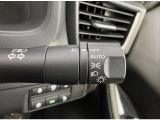 インテリジェントオートライトシステム。ハイビームアシストは前方用察知カメラで、対向車のライト、道路周辺の明るさを察知。手動で切り替えるわずらしさを軽減します。