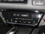 操作部に静電式タッチパネルを採用したフルオート・エアコンディショナー。Honda インターナビ同様、スマートフォン感覚の直感操作を実現しています。