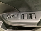 ★運転席の周りには手の届く範囲に、パワーウインドウスイッチがついています。
