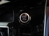 ★プシュスターター★ボタン一つでエンジン始動ができます。同時にエンジンにイモビライザーという装置でオーナーが持っている鍵が無いとエンジンがかけられない仕組みになっていて盗難防止にもなっているんです!