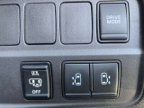 両側オートスライドドアです!インテリジェントキーや運転席のスイッチで簡単にドアの開閉ができるので、とても便利な装備です♪