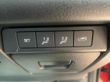 運転席のシート位置を2人分まで記憶することができます。