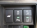 ■電動リアゲート■ボタン1つでリアゲートの開閉ができますので、使い勝手も良く、安全で便利です☆
