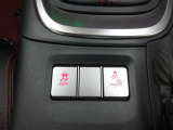 トラクションコントロールオフボタンとTRACKモード切替スイッチです。