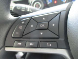ハンドル左側にはオーディオ操作スイッチが付いています。ハンドルから手を離さず、視線の移動距離も少なく手元で操作できるため安全です♪