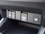 USBジャック、HMDIジャックも装備しています。