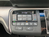 プラズマクラスター付きフルオートエアコンで、車内はいつでも快適空間です!フロントシートには、シートヒーターが装備されています。