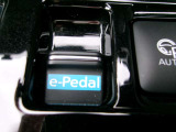 ePedal走行のモードセレクタースイッチになります。