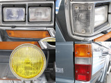 純正角目四灯ヘッドライトになります!FLEXでは丸目ヘッドライトに変更することが多いですが、あえて角目スタイルにしております!