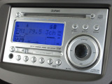 フィットに付いているギャザズデュアルサイズCD/MDコンポ(WX-484M)はCDプレーヤー・AM/FMチューナー付です。お好みの音楽を聞きながらのドライブは楽しさ倍増ですね!