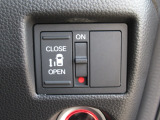 片側パワースライドドアとなりますので運転席からでもスイッチ一つでドアの開け閉めも可能です!