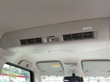天井に車内の空気を循環させるサーキュレーターを装備