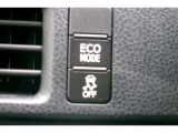車両駆動力とエアコンの作動を抑え、燃費を抑える走行に適したエコモードへの切替スイッチが付いています。