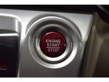【スマートキー ・プッシュスタート】鍵はポケットやバッグに入れたままエンジンをかけることができます。ドアロック開閉やエンジンスタートはボタンで操作できます!!