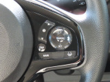【Honda SENSING】 カメラ等装置で精度の高い検知能力を発揮、安全運転を支援します。ステアリング上のコントローラーに注目
