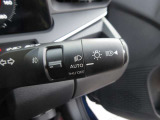 ハイビームアシストは前方の車両・対向車の有無によってヘッドライトのハイビームとロービームを自動で切替。常に良好な前方視界の維持をサポートします。